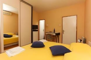 Lapad View Apartments - Double Room with Balcony and Sea View Apartment in Dubrovnik