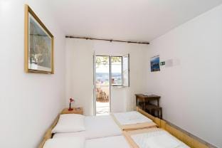 Apartment near beach with terrace Apartment in Dubrovnik