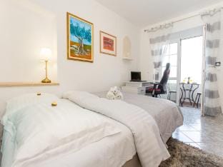 Apartments Tino- Two Bedroom Apartment with Balcony and Sea ViewA1 Apartment in Split-Dalmatia County