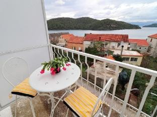 Apartments Nodilo - Comfort One Bedroom Apartment with Balcony and Sea View Apt 3 Apartment in Dubrovnik-Neretva County