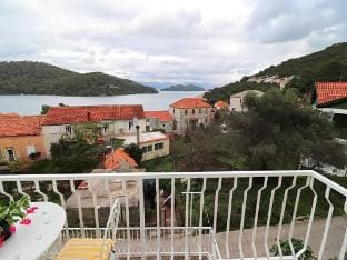 Apartments Nodilo - Comfort One Bedroom Apartment with Balcony and Sea View Apt 3 Apartment in Dubrovnik-Neretva County