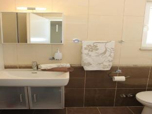 Holiday House Pine Tree - Three Bedroom Holiday Home with Pool Vacation rental in Split-Dalmatia County