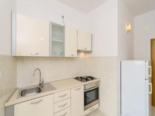 Apartments  Rooms Barisic - Studio Apartment with Balcony and City View Second Floor Apt 14 Apartment in Srebreno