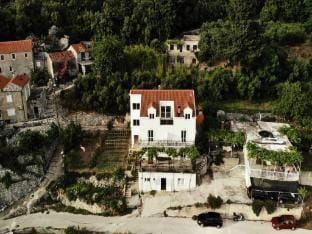 Apartments Cypress Sea Cove - Premium Studio Apartment with Balcony and Sea View A2 Apartment in Dubrovnik-Neretva County