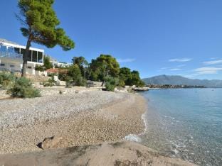 LaidBack Apartments - Comfort One Bedroom Apartment with Balcony and Sea View Green Apartment in Dubrovnik-Neretva County