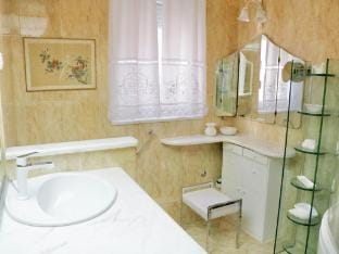 Luxury Suite Jasmin-Two Bedroom Suite with Hot Tub Apartment in Split