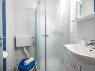 Apartments  Rooms Sunshine Home - Twin Room  Blue Apartment in Dubrovnik-Neretva County