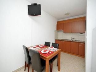 Apartments Villa Moonlight - One Bedroom Apartment with Large Terrace Classic Apartment in Okrug Gornji