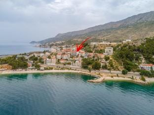 Apartments Hope Dugi Rat - Comfort OneBedroom Apartment with Terrace and Sea View A1 Apartment in Split-Dalmatia County
