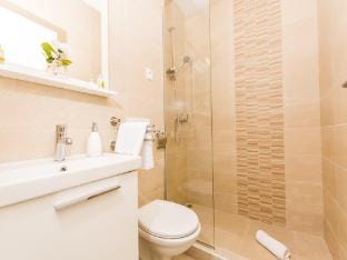 Villa LA-Comfort One Bedroom Apartment with Sea View Terrace 2 Apartment in Split-Dalmatia County