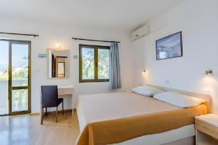 Villa Kosa - Standard Double Room With Balcony and Sea View Soba 1-Matija Apartment in Brela