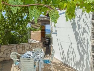 Holiday Home Neda-Three Bedroom Holiday Home with Terrace and Sea View Vacation rental in Dubrovnik-Neretva County