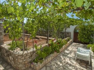 Holiday Home Neda-Three Bedroom Holiday Home with Terrace and Sea View Vacation rental in Dubrovnik-Neretva County