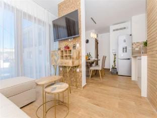 Villa LA-Two Bedroom Apartment with Terrace Apartment in Split-Dalmatia County