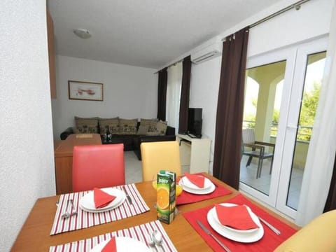 Apartments Villa Moonlight - One Bedroom Apartment with Sea View Terrace and Balcony Mia Apartment in Okrug Gornji