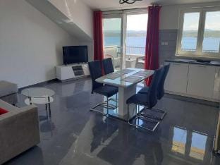 Apartments Dobrila - One Bedroom Apartment with Terrace and sea view - B1 Apartment in Dubrovnik-Neretva County