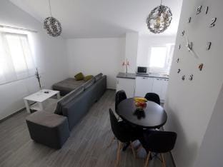 Apartments Maza - One Bedroom Apartment Antonio Apartment in Zadar