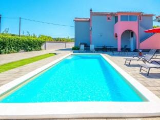 Holiday Home Marinela - Four Bedroom Holiday Home with Swimming Pool Vacation rental in Tisno