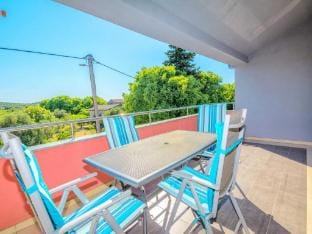 Holiday Home Marinela - Four Bedroom Holiday Home with Swimming Pool Vacation rental in Tisno