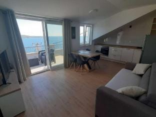 Apartments Dobrila - Superior Two Bedroom Apartment with Terrace and sea view - B2 Apartment in Dubrovnik-Neretva County