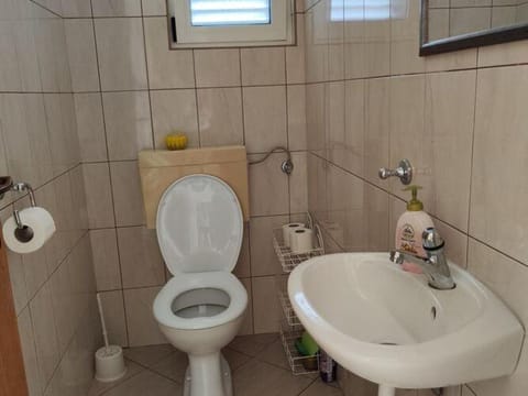 Holiday Home Maja - Four Bedroom Holiday Home with Terrace and Sea View Vacation rental in Split-Dalmatia County