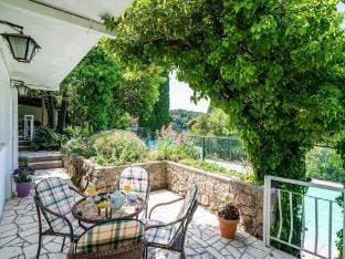 Apartments Rooms Mara Petrunjela - One Bedroom Apartment with Garden Apartment in Cavtat