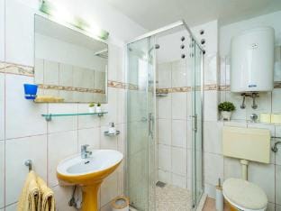 Apartments Rooms Mara Petrunjela - One Bedroom Apartment with Garden Apartment in Cavtat