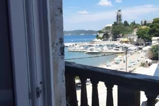 Rooms Milena - Triple Room with  External Private Bathroom Apartment in Lopud