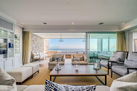 Caliche Apartment in Camps Bay