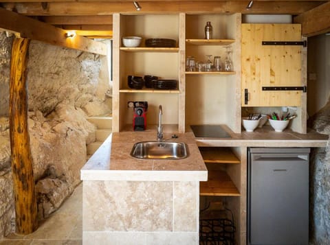 Remote cottage with valley views Chalet in Buis-les-Baronnies