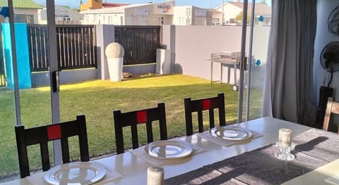 25 ON Main Struisbaai Apartment in Western Cape