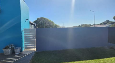 25 ON Main Struisbaai Apartment in Western Cape