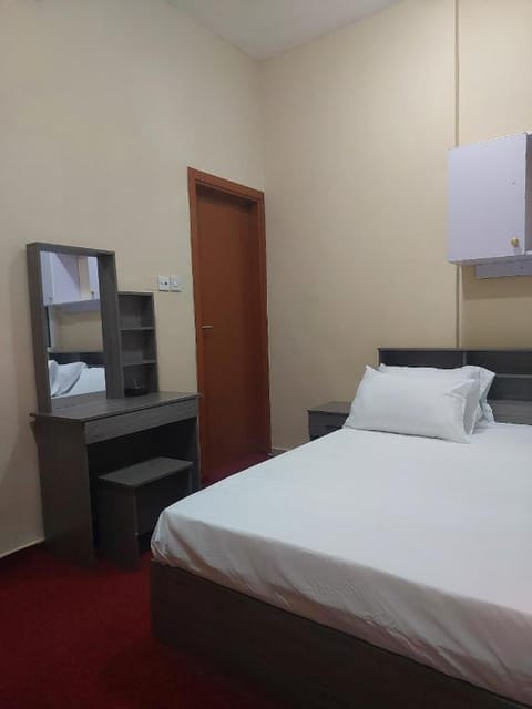 Benitah Capsule Hostel, Family room and Partitions Hotel in Al Sharjah