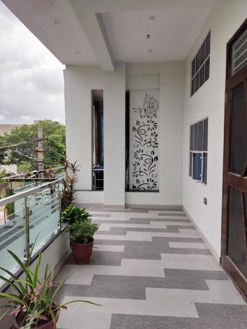 Luxurious & Elegant 1BHK Retreat Apartment in Jaipur