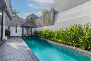 Relaxed Villa with Private Pool near GWK Vacation rental in Kuta Selatan