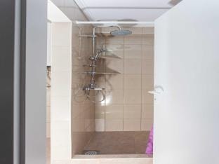 Apartments Djurkovic - Deluxe One-Bedroom Apartment with Balcony and Garden View Apartment in Srebreno