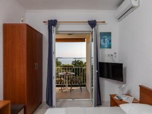 Apartments Belenum - One-Bedroom Apartment with Balcony and Sea View no.3 Apartment in Plat