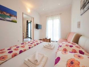 Apartments Vujina - Premium Studio Apartment with Terrace 1 Petra Apartment in Šibenik-Knin County, Croatia