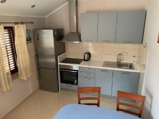 Apartments Nives - Three Bedroom Apartment with Terrace and Sea View Apartment in Dubrovnik-Neretva County