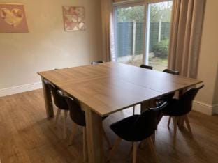 Large 4 bed detached house with parking Vacation rental in Newark-on-Trent