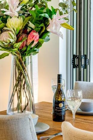 Charming Home with Mountain Views at Rivendell Villa in Cape Town