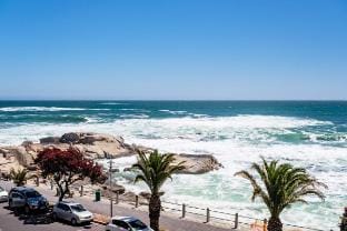 Picturesque Seaside Haven Aretzi Vacation rental in Sea Point