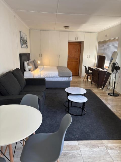 30 on 6th Bed and Breakfast in Cape Town