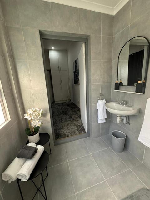 30 on 6th Bed and Breakfast in Cape Town