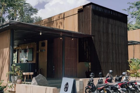 Loji Nyanyi Suite & Brew Hotel in Kediri