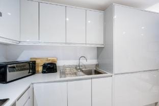 The 2 Bedroom with parking High Wycombe -06 Apartment in High Wycombe