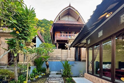 Baruna Lake Side View Hotel in Karangasem Regency