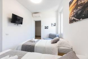 {CityHouse} Fm Station/Rho Fair/ Near center 1 Vacation rental in Rho