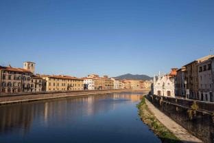 AwesHome - Lungarno Bellavista Penthouse Apartment in Pisa