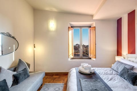 AwesHome - Lungarno Bellavista Penthouse Apartment in Pisa